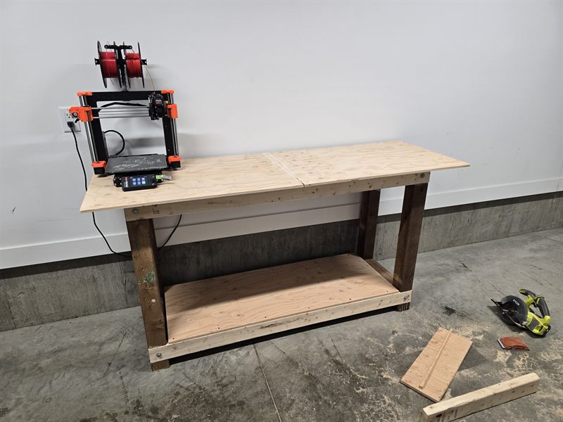 Heavy-Duty Workbench